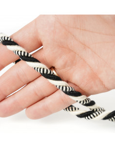 Sznurek ozdobny matowy 8 mm czarny-ecru KM13723 2